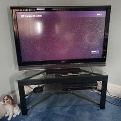 Sony 46" TV BRAVIA with Glass Stand - Berlin 
