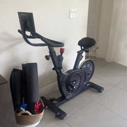 Echelon Spinning Bike 