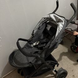 Baby Stroller Unisex $85 Located In Donna Not Ripped ‼️
