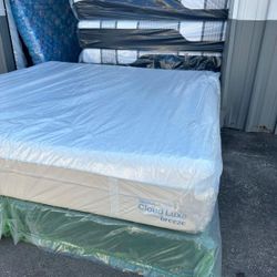 King Size Mattress And Box Spring 