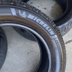 20” TIRES MICHELIN DEFENDER 245 60 20