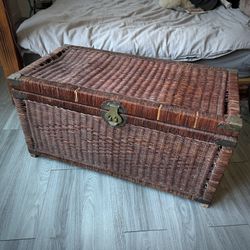 Free Wicker Storage Trunk / Rattan Chest