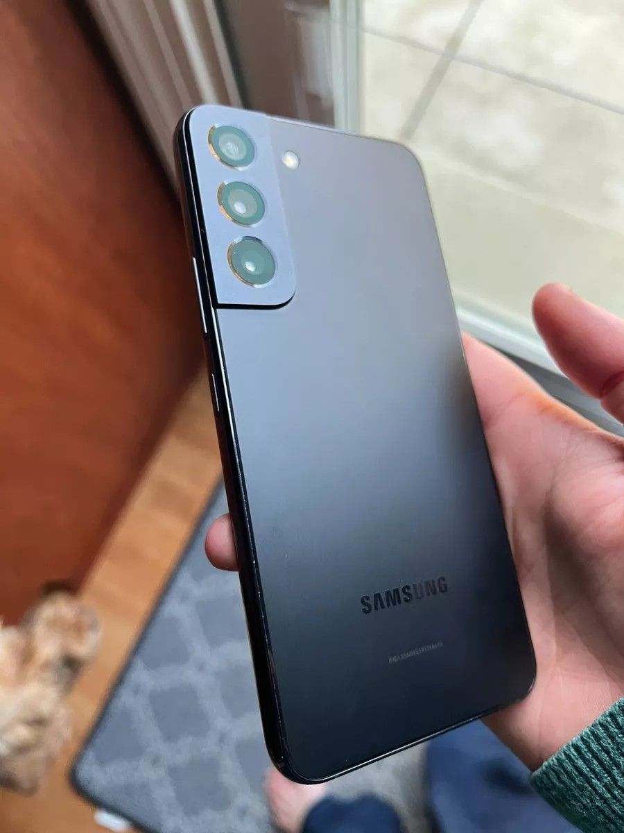 Samsung Galaxy S22 Factory Unlocked- CHEAP!
