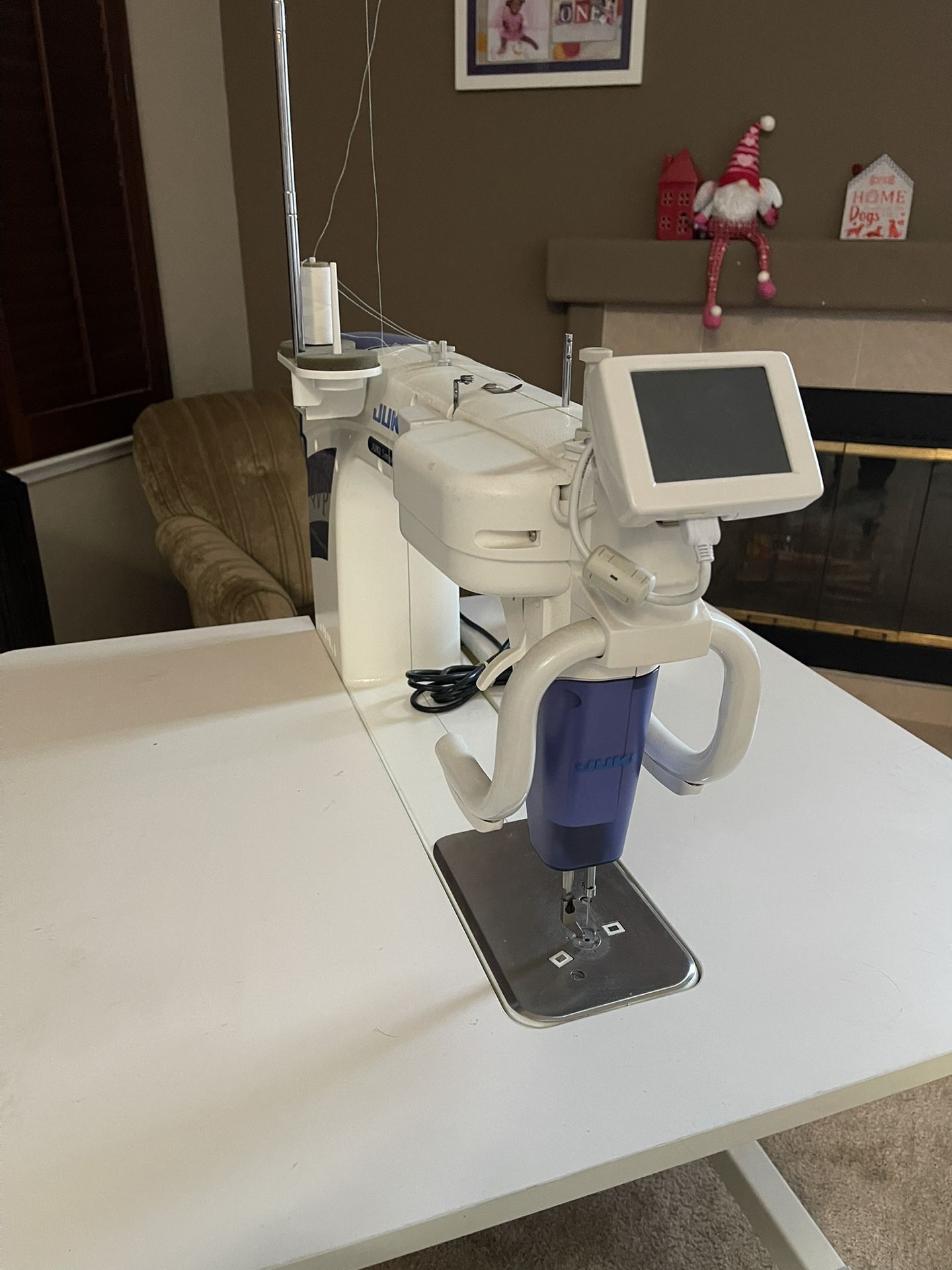 Juli Miyabi J-350 QVP Longarm Quilting Machine