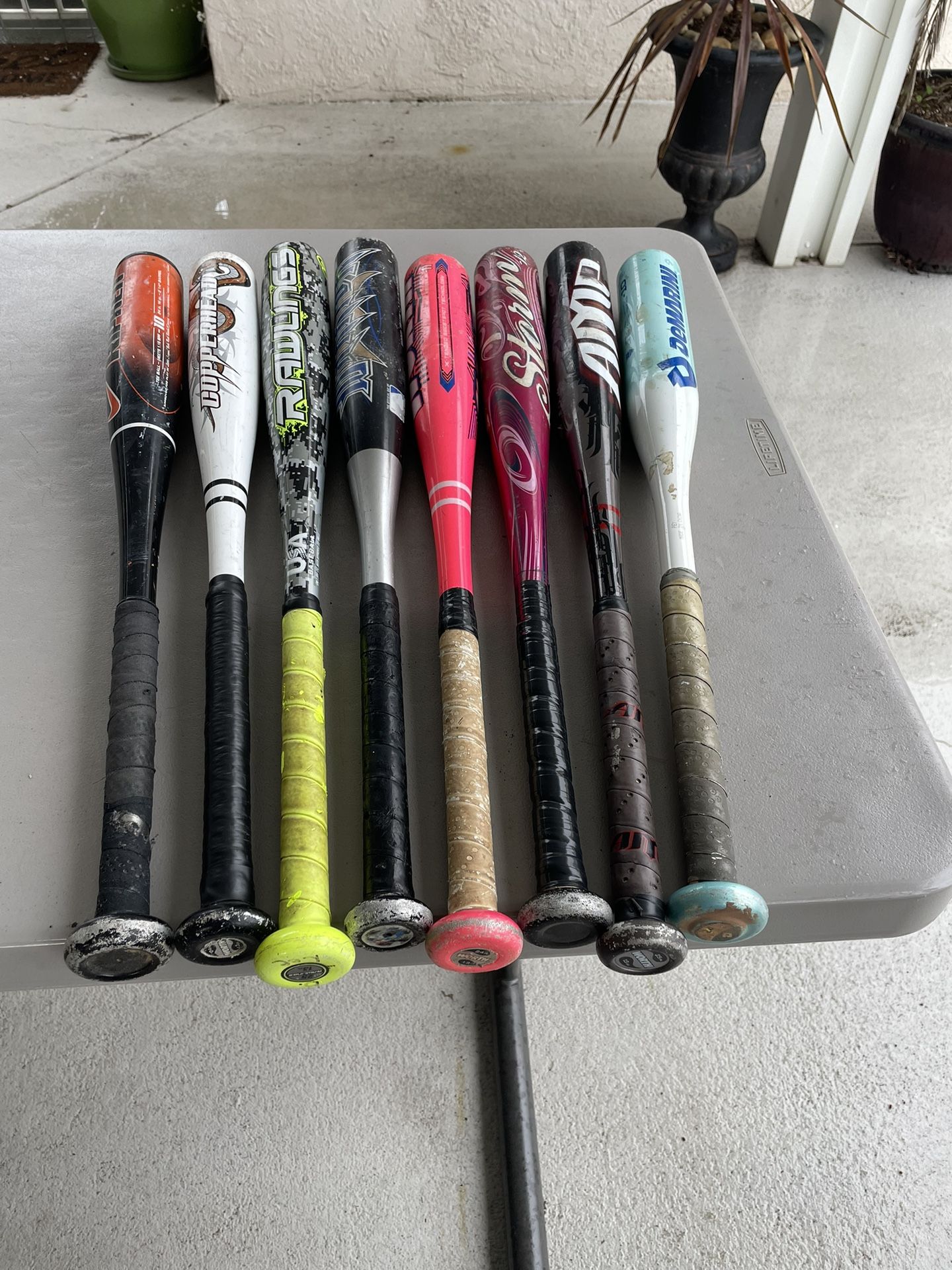 8 Baseball ⚾️ Bats 24 And 25 Inch In Good Condition 