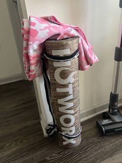 hotworx mat and pink camo towel