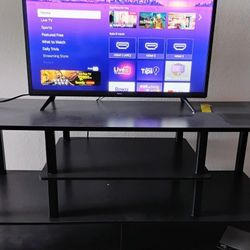 New 32 Inch ROKU Smart TV W/Stand $100
