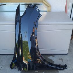 2016 - 2018 HONDA PILOT RIGHT FENDER PASSENGER SIDE GENUINE USED OEM.  Y13