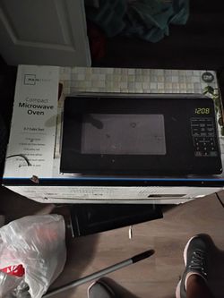 Mainstays Compact Microwave Oven 0.7 Cu Ft