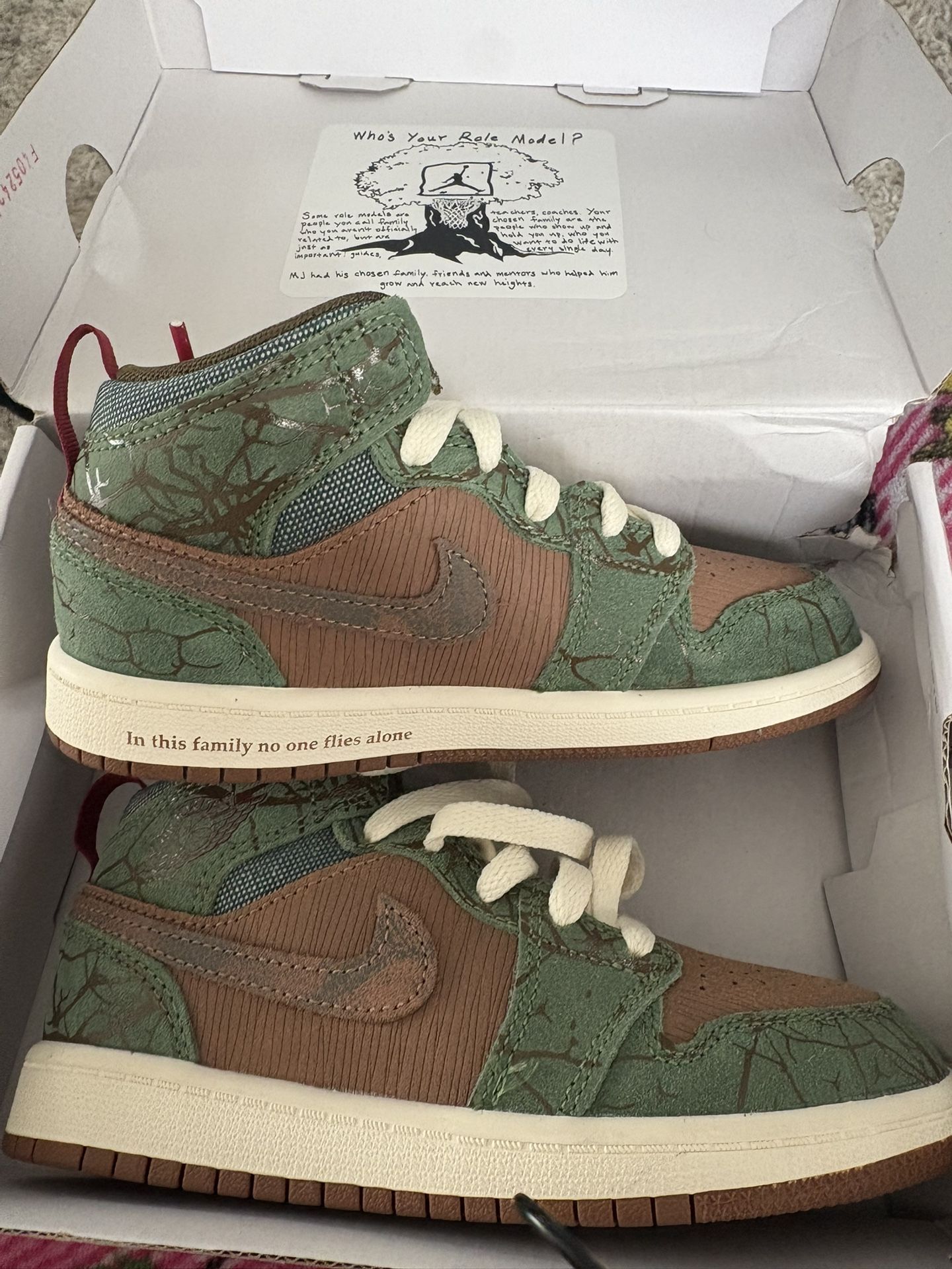 Air Jordan 1 Mid Green & brown camo/woodgrain style