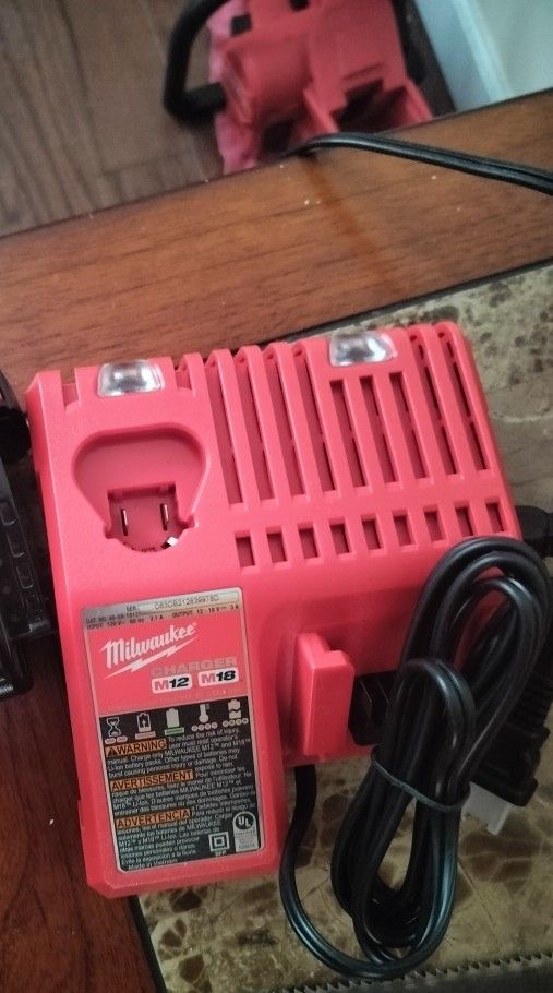 Milwaukee M18 M12 Charger