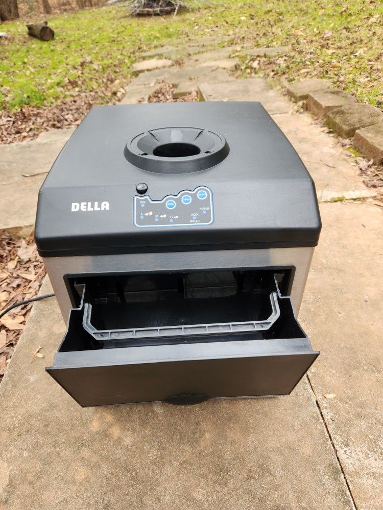 Della Ice Maker