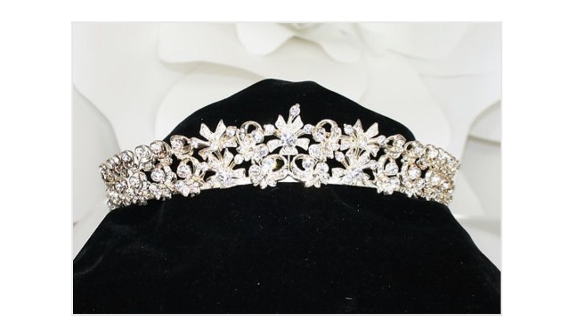 Scalloped Rhinestone Tiara