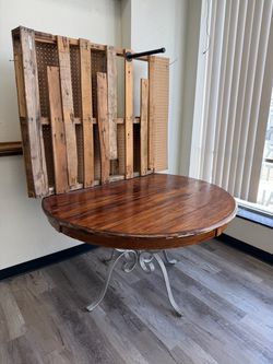 Boutique Table