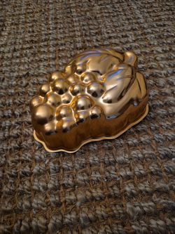 Vintage Grape Cluster Mold 