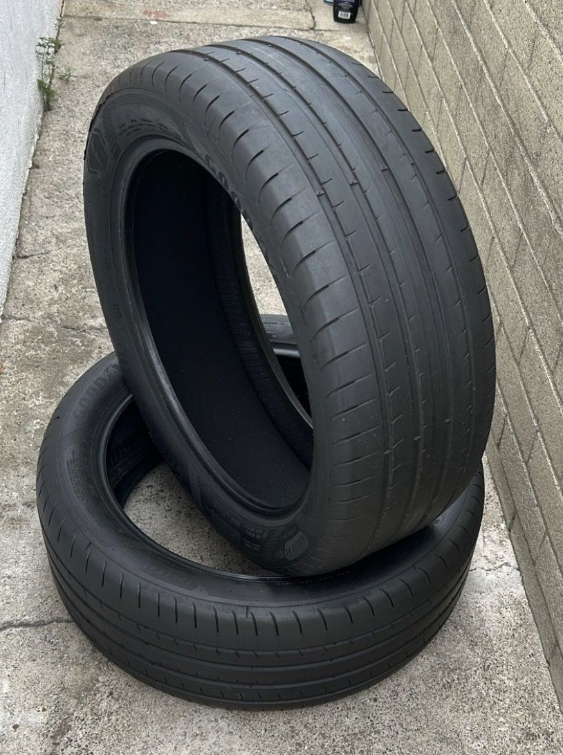 275/45R21 Goodyear Eagle F1 