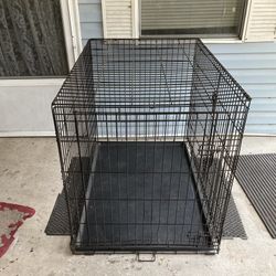 XL Dog Crate In Good Condition 
