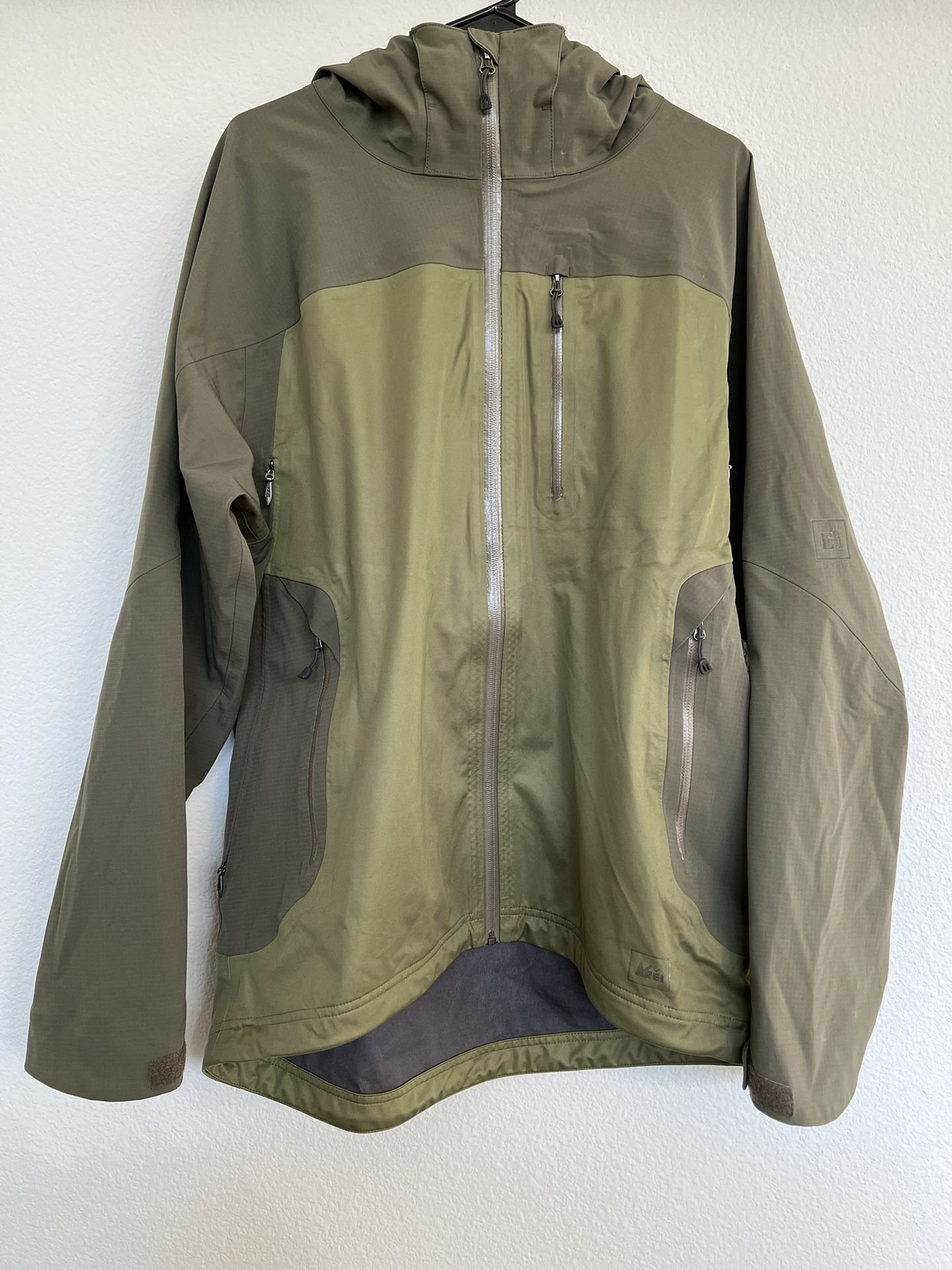 REI Elements One Soft Shell Hooded Rain Snow Jacket Coat