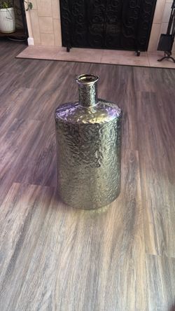20 in ceramic vase