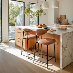 Rorun Brown Counter Stool (Set of 2)