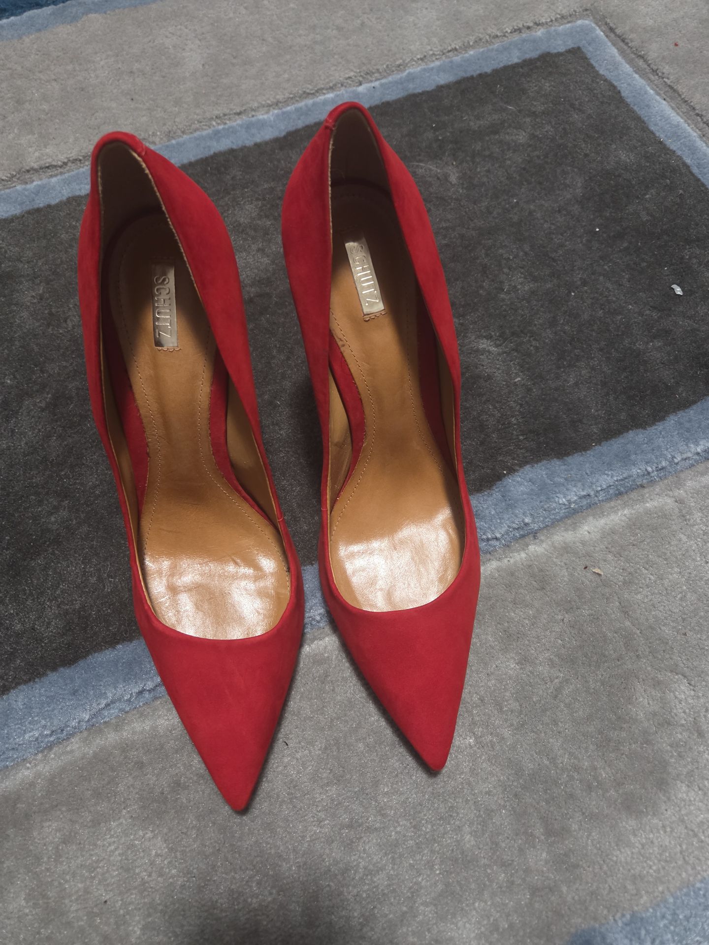 Schutz Red Pumps