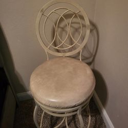 2 BAR STOOLS