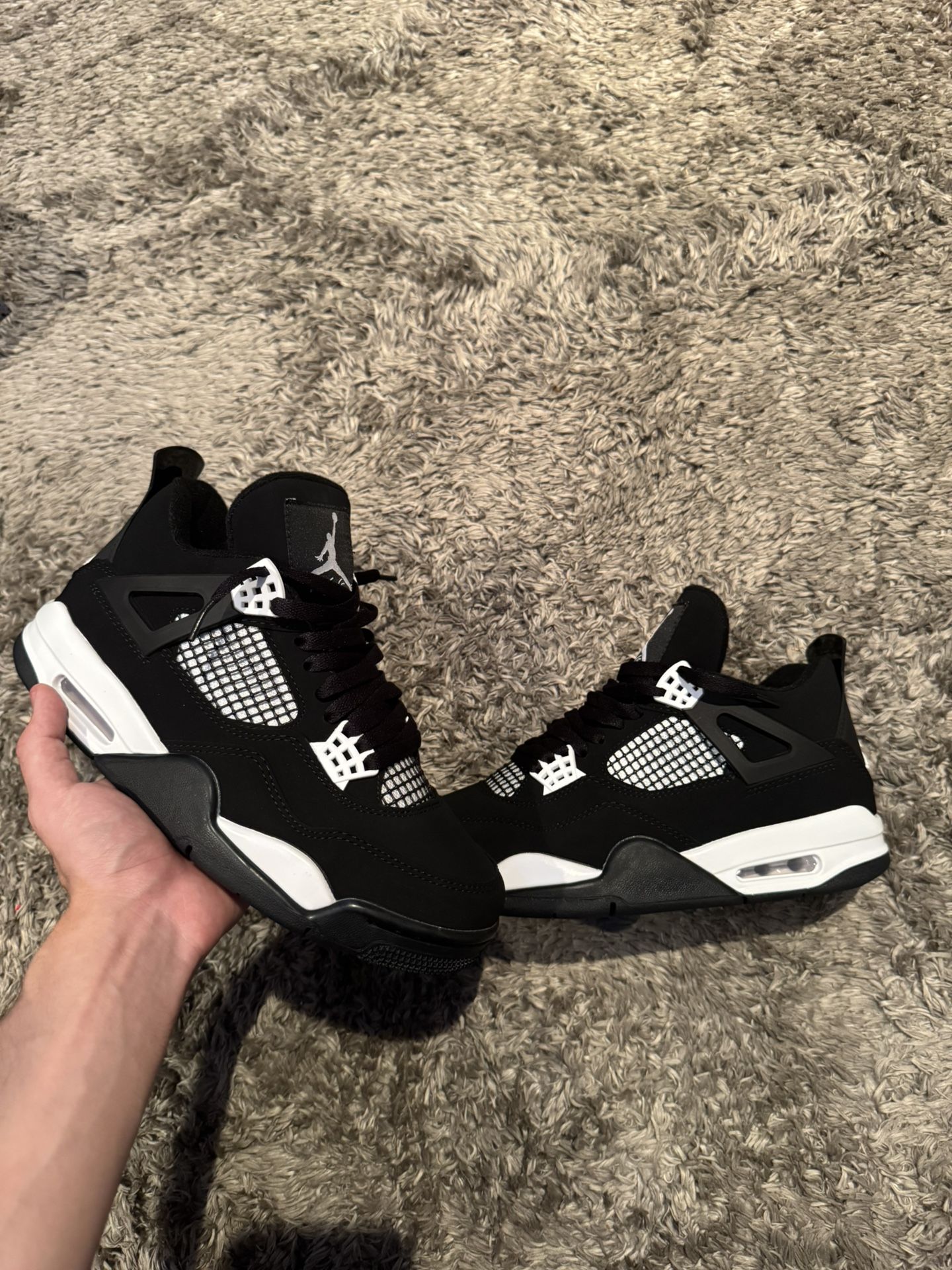 Air Jordan 4 White Thunder 