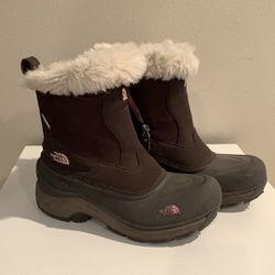 Girls North Face Snow boots Size 5