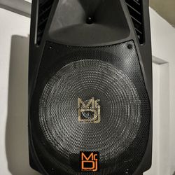 https://offerup.com/redirect/?o=TXIuZGo= speaker with stand
