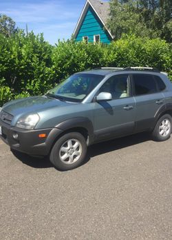2005 Hyundai Tucson! Low Mileage
