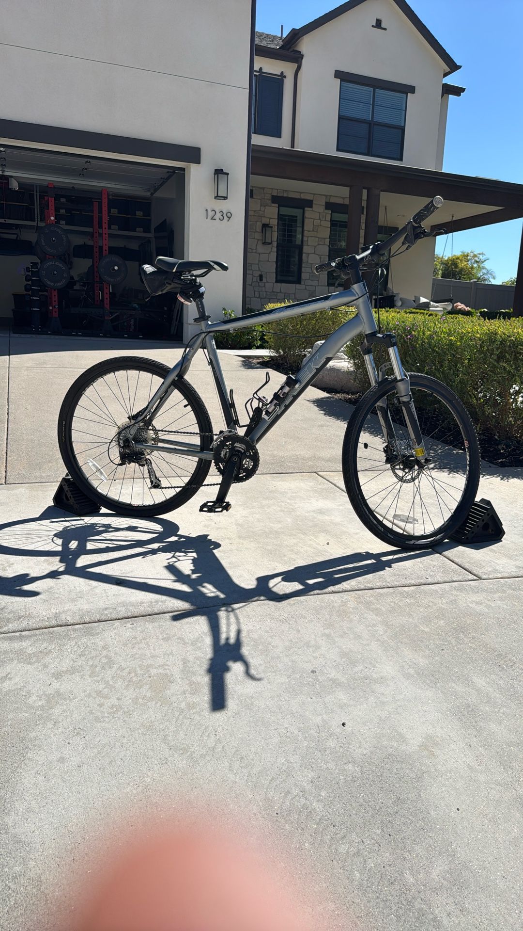 Trek 4 Series Mountain Bike – 21” Frame, Great Condition!