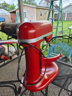 Nice Used Red Kitchenaid professional 600 only.. No accessories.