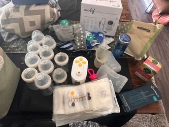 Nursing bundle pump and bottles