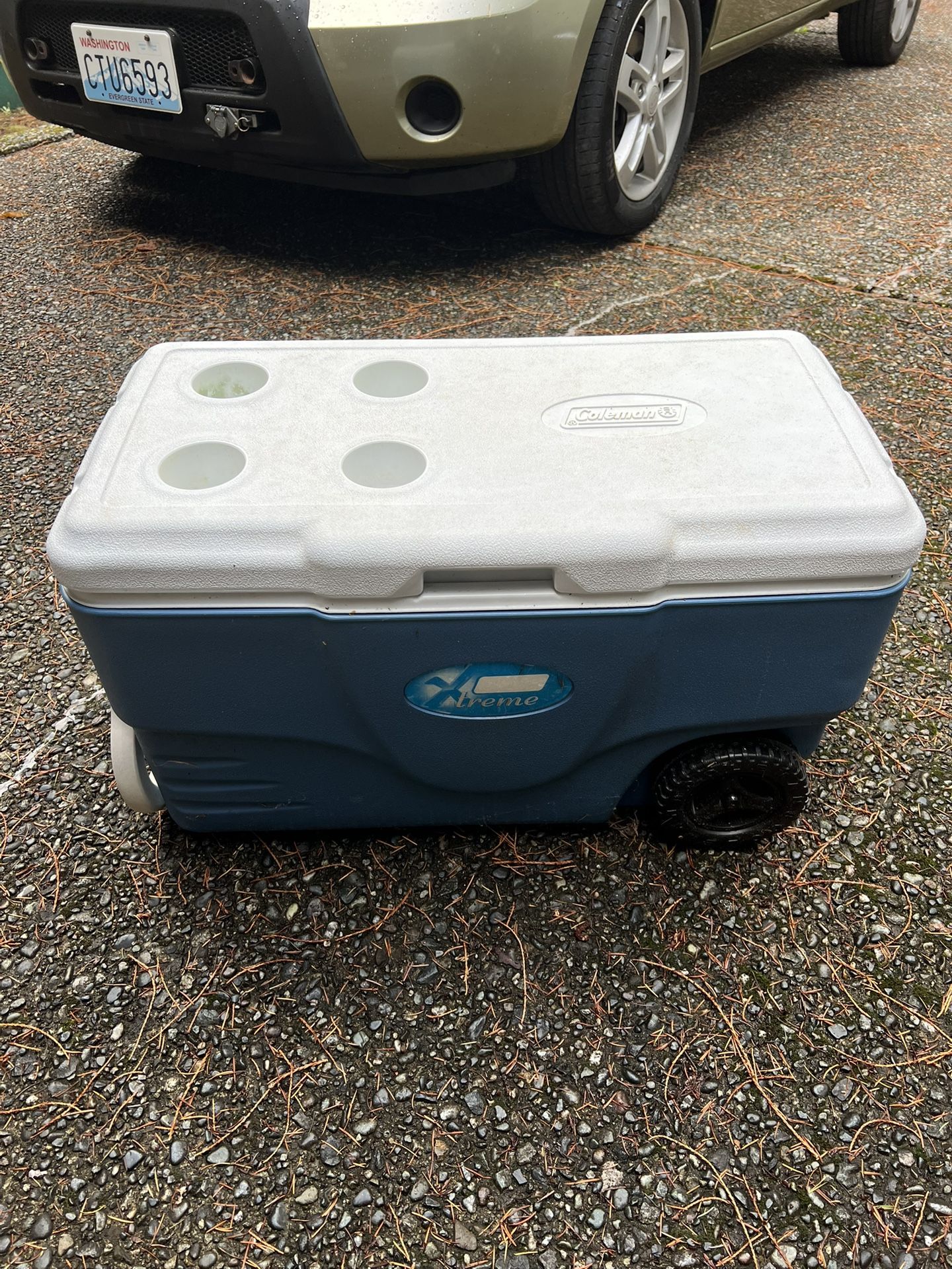 Coleman 60 Quart Rolling Cooler