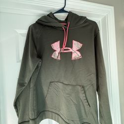 Women’s Under Armour Sweetshirt