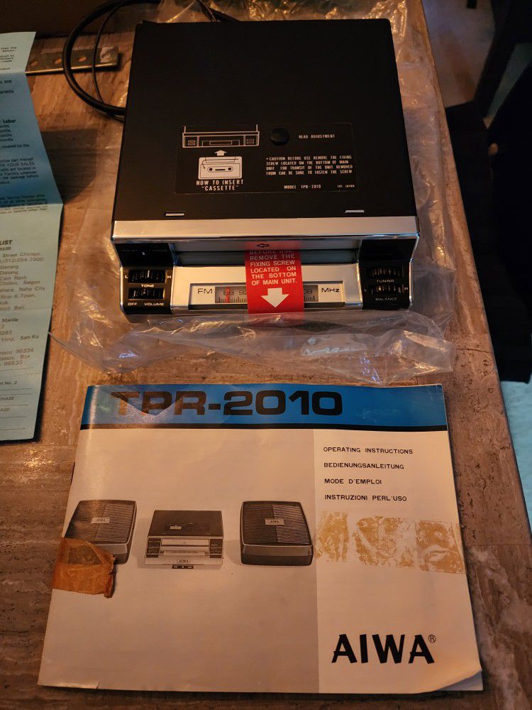 Aiwa Cassette Deck With Speaker Set