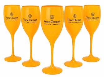 16 Veuve champagne glasses