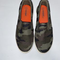 Size 4 Cat & Jack Slip On Shoes 