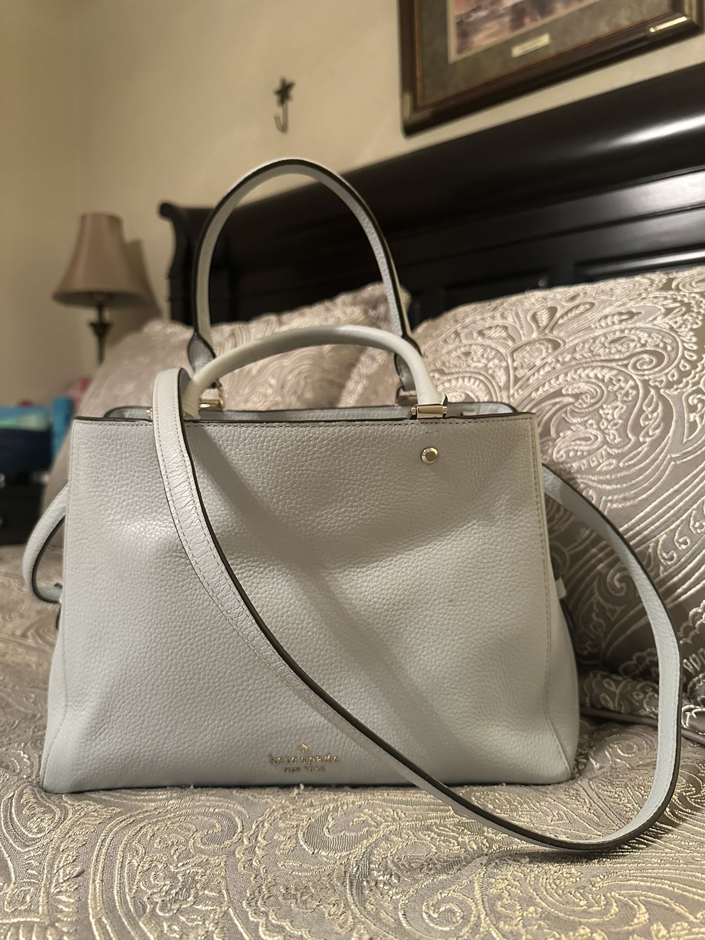 KATE SPADE MEDIUM SIZE PURSE BABY BLUE COLOR IN GREAT CONDITION