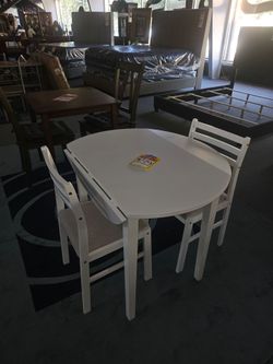 ROUND DINETTE SET