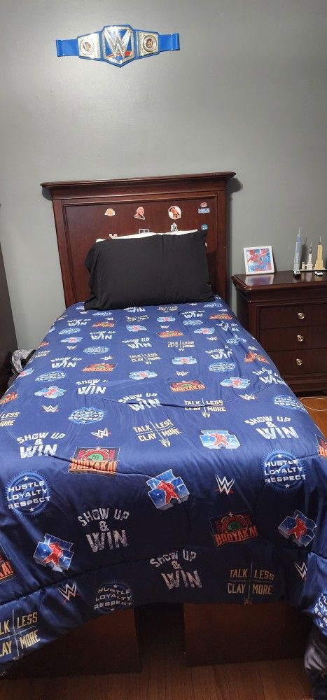 Brown Wood Twin Bed With 2 Dressers And Mattress