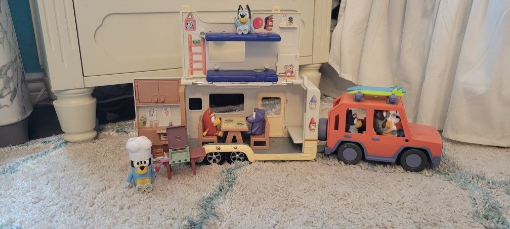 Bluey Ultimate Caravan Adventures Camper Playset with Figures 4WD Family SUV CamperĀ Toy