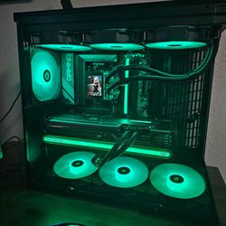 ⚡ Powerful Gaming PC + Full Setup – Plug & Play ⚡
Ryzen 7 | RX 7800 XT | 32GB RAM | 144Hz Monitor