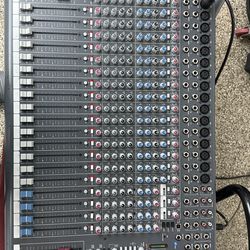Allen&Heath Zed 24 16-Channel Mixer