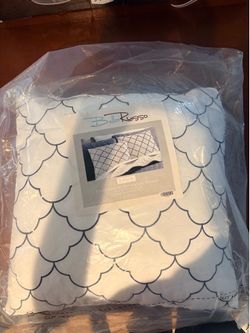 Throw Pillows