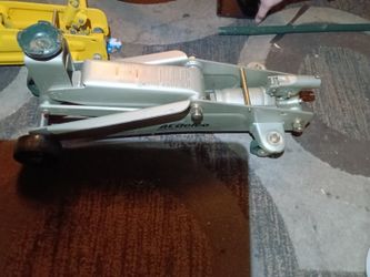 AC Delco 31/2 Ton Jack& Yellow Wilman 