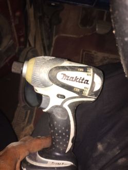 Makita 18 volt impact with battery no charger
