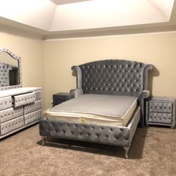 Queen Gray Velvet 4 Pcs BDRM Set Delivery Included