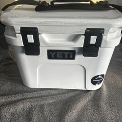 YETI Roadie 15 Cooler