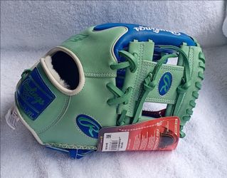 Rawlings Professional Infielders Glove. RH.PROS204W-2RM. BRAND NEW WITH TAGS.
